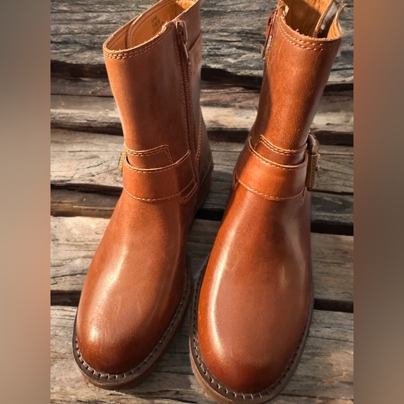 NEW Women's Taini Motorcycle Bootie Boot Brown Size 5.5 - Picture 1 of 12